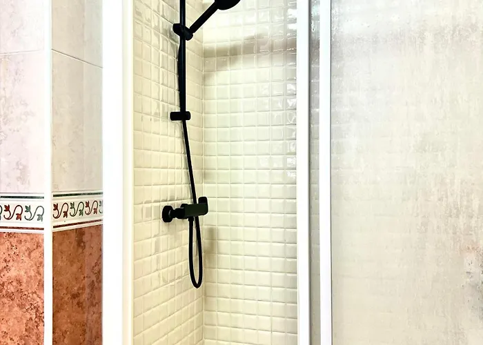 Lovely With A Sunny Terrace Apartment *