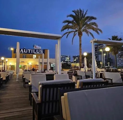 Lovely With A Sunny Terrace Apartment *